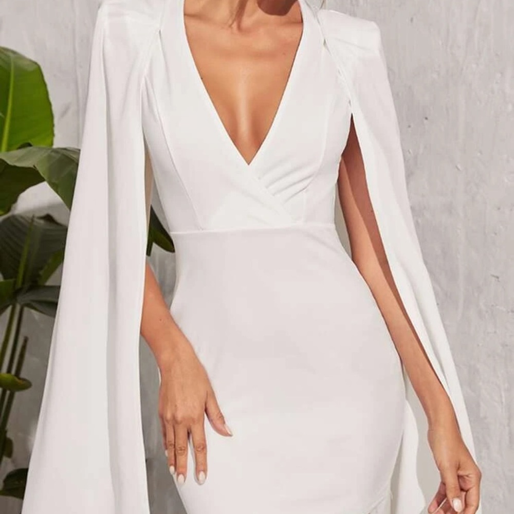 Cape cloak sleeve v neck fitted dress minimalist glam black - Picture 8 of 8